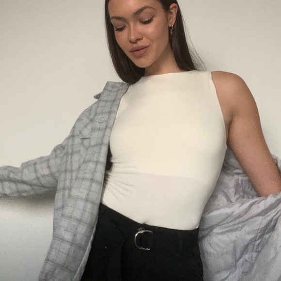 Double layer scoop neck body suit - Picture 3 of 3